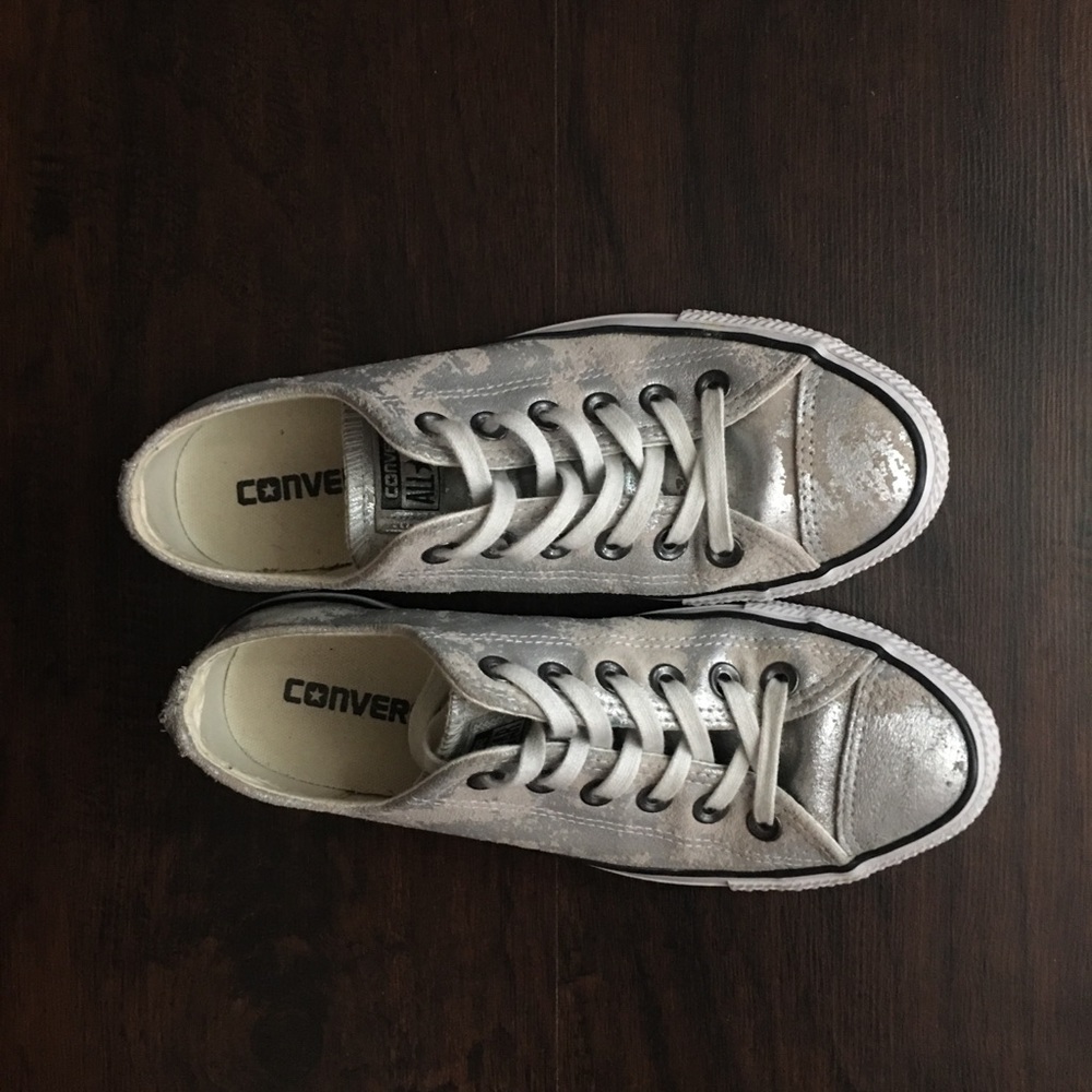 Converse never worn!!! Brand new! Retro converse!